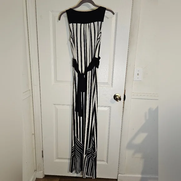 GUC | NEW DIRECTIONS | S - Picture 4 of 16